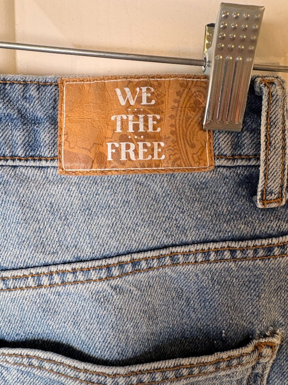 We the Free Pacifica High Rise Slim Straight Leg Medium Wash Jeans Size 28 - Picture 3 of 9